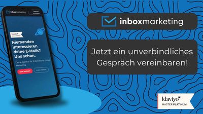 Ein Handy mit dem Text „Niemanden interessieren deine E-Mails? Uns schon.“