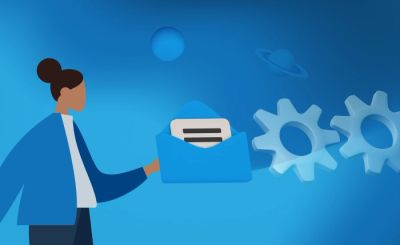 Frau mit Brief und Zahnrädern