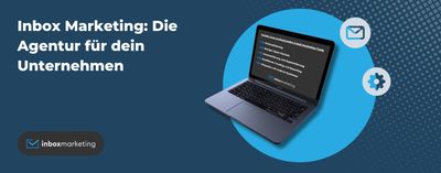 Ein Laptop mit einer geöffneten Präsentation, welche die Vorteile von E-Mail-Marketing-Tools darstellt.